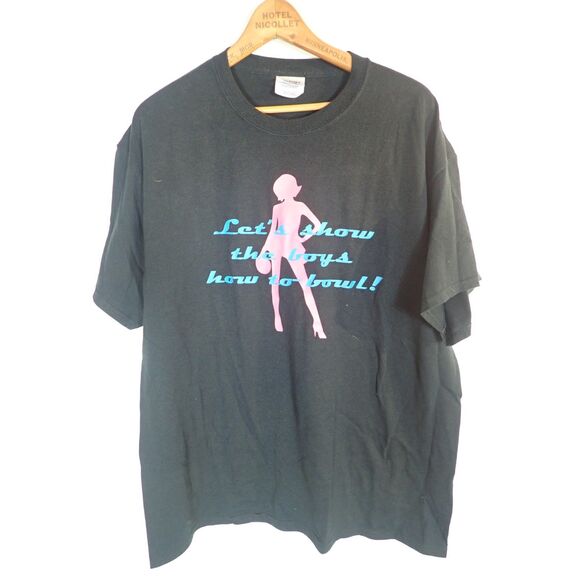 Show the Boys to Bowl T-Shirt Black Pin-Up Girl Classic Lanes Greenfield XL - Picture 1 of 6